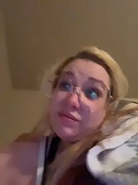 Lalalynn online show from May 10, 2026, 1:14 pm
