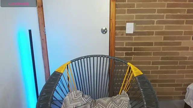 helenacyruss online show from September 25, 2025, 8:37 pm