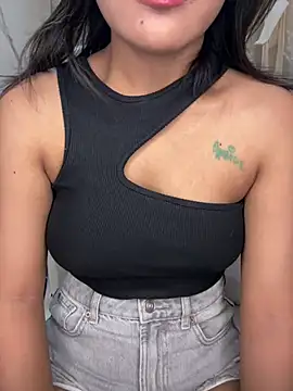 LeisyXO online show from January 31, 2025, 6:57 pm