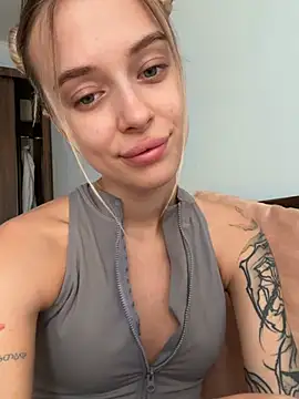 Snapshot of enjoy_my_beauty chatting on July 1, 2026, 6:47 am enjoy my beauty online show from July 1, 2026, 6:47 am