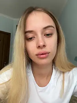 Snapshot of enjoy_my_beauty chatting on July 16, 2026, 6:43 am enjoy my beauty online show from July 16, 2026, 6:43 am