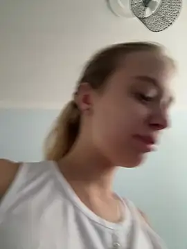 Snapshot of enjoy_my_beauty chatting on August 7, 2026, 6:08 am enjoy my beauty online show from August 7, 2026, 6:08 am