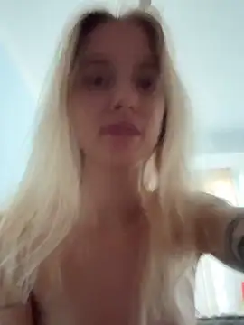 Snapshot of enjoy_my_beauty chatting on June 20, 2026, 6:29 am enjoy my beauty online show from June 20, 2026, 6:29 am