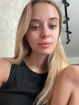 Snapshot of enjoy_my_beauty chatting on July 21, 2026, 6:26 am enjoy my beauty online show from July 21, 2026, 6:26 am