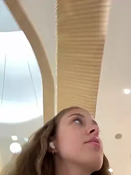 enjoy my beauty online show from March 13, 2025, 4:38 am