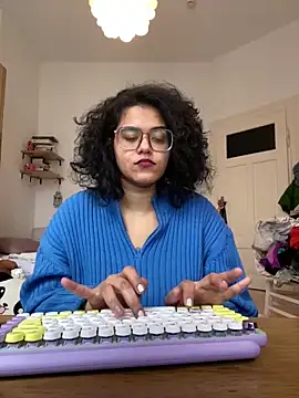 Curvydesifromgermany online show from January 28, 2025, 11:28 am