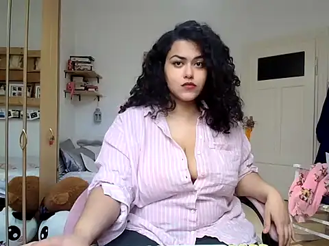 Curvydesifromgermany online show from February 24, 2026, 11:55 am