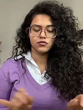 Curvydesifromgermany online show from January 22, 2025, 3:07 pm