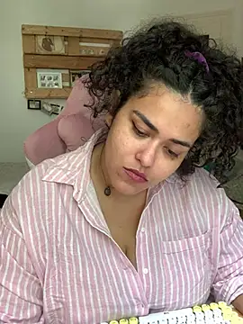 Curvydesifromgermany online show from July 22, 2026, 1:02 pm
