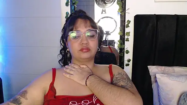 Snapshot of Alezapark chatting on July 2, 2026, 10:10 am Alezapark online show from July 2, 2026, 10:10 am