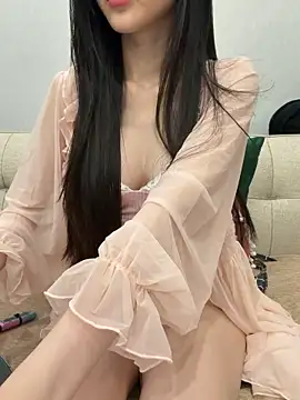 Snapshot of Almiraa68 chatting on April 7, 2026, 5:26 pm Almiraa68 online show from April 7, 2026, 5:26 pm