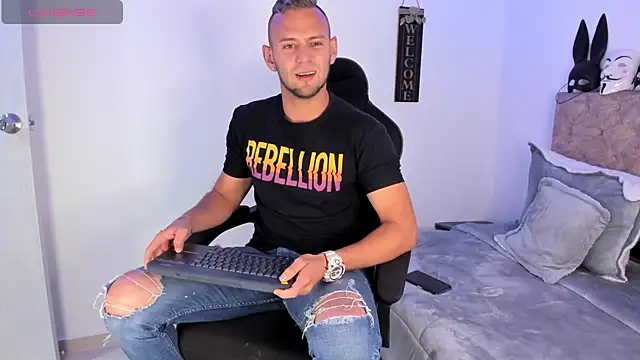 Snapshot of Damon_Bakert chatting on October 1, 2025, 9:07 pm Damon Bakert online show from October 1, 2025, 9:07 pm