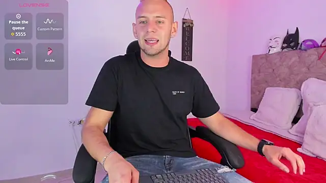 Snapshot of Damon_Bakert chatting on October 29, 2025, 6:40 pm Damon Bakert online show from October 29, 2025, 6:40 pm