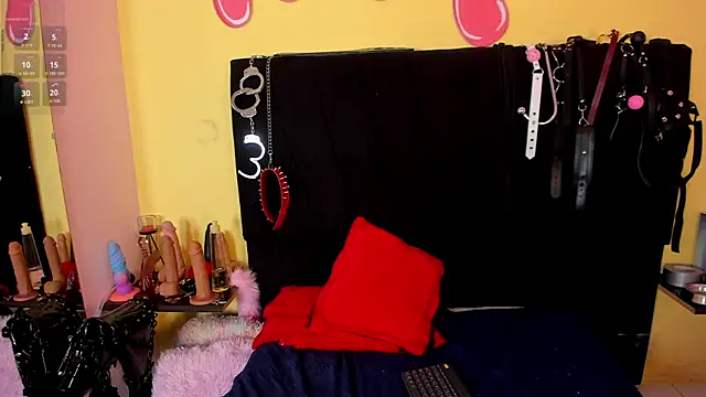 annavi  online show from July 28, 2026, 8:52 pm