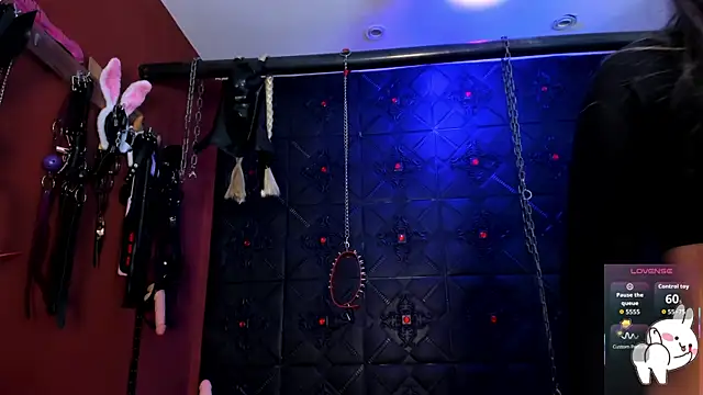 annavi  online show from September 19, 2025, 2:10 pm