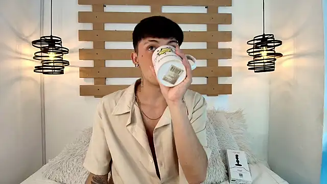 Steev Novoa online show from March 20, 2025, 4:29 am