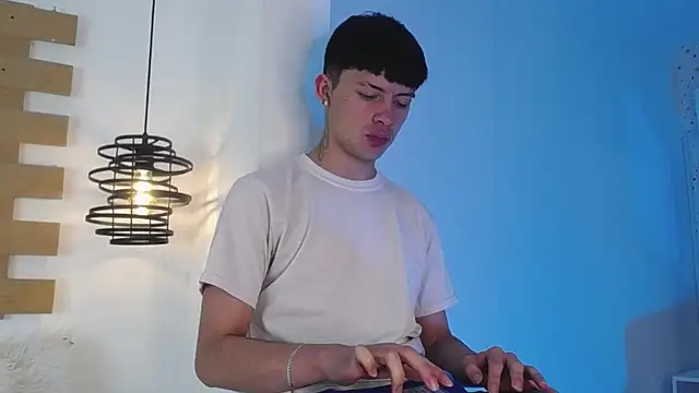 Steev Novoa online show from March 7, 2025, 3:51 am