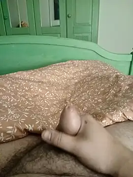 BennoSingle online show from September 9, 2025, 5:55 pm