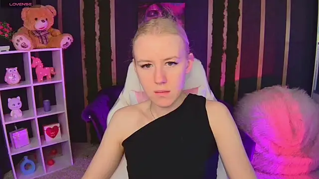 Snapshot of Selenatrend chatting on May 24, 2026, 6:02 am Selenatrend online show from May 24, 2026, 6:02 am