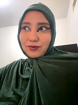 hannahayat online show from October 3, 2025, 9:27 pm