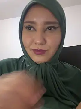 hannahayat online show from October 24, 2025, 2:43 am