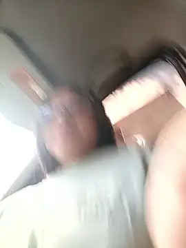 -VICKKY online show from November 14, 2025, 2:10 pm