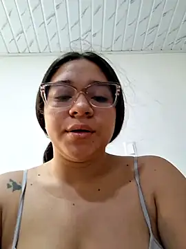 -VICKKY online show from June 20, 2026, 1:49 pm