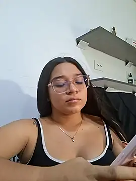 -VICKKY online show from June 11, 2026, 7:22 pm