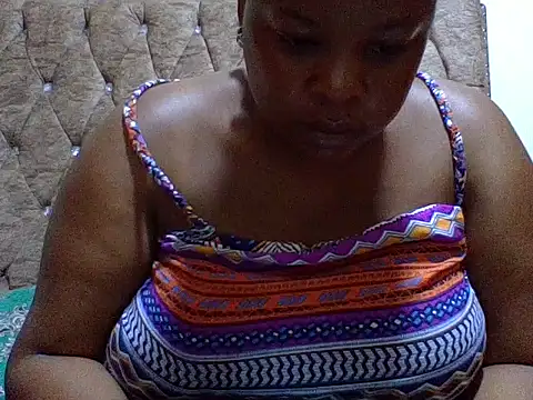 zoey10 online show from December 5, 2025, 7:40 am