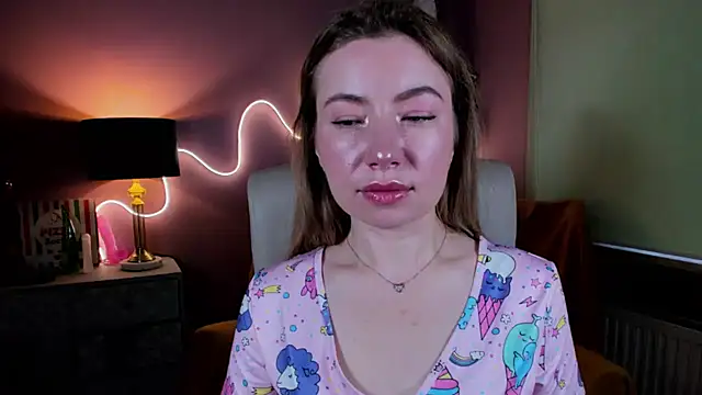 Mia Tasty online show from November 15, 2025, 8:07 am