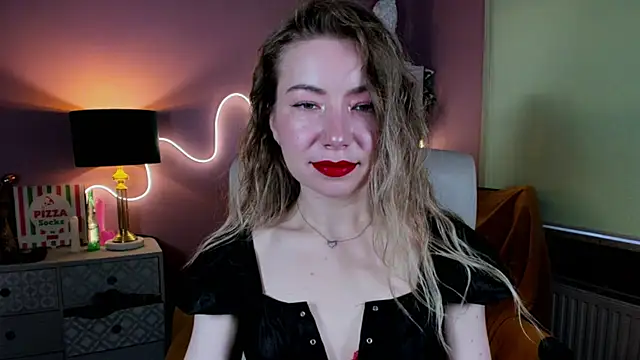 Mia Tasty online show from October 31, 2025, 7:38 am