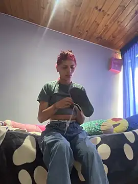 ImCrazzy online show from July 25, 2026, 4:02 pm