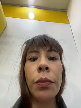 iriiina veneno online show from November 20, 2025, 10:42 pm