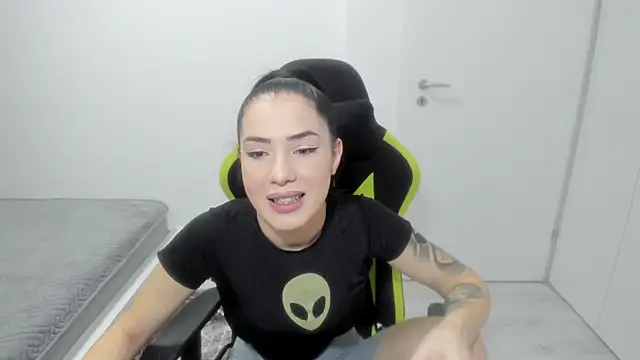 Emmapmg online show from February 17, 2026, 10:34 am