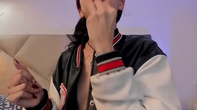 BonnieCute  online show from October 7, 2025, 12:00 am