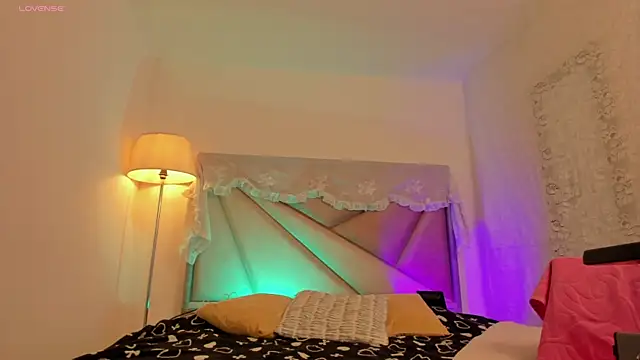 BonnieCute  online show from June 28, 2026, 2:07 am