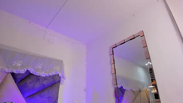 BonnieCute  online show from June 11, 2026, 2:53 am
