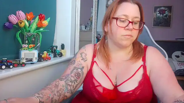 NikiDeeOfficial online show from July 20, 2026, 9:28 pm