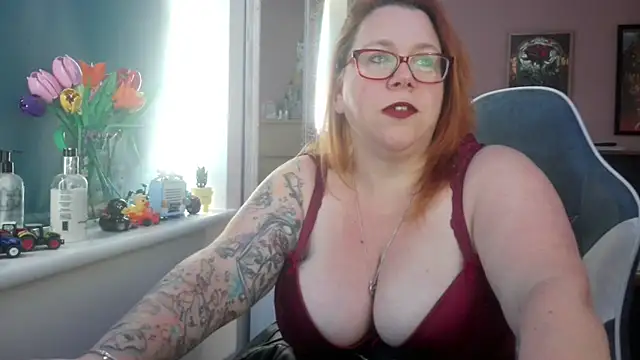 NikiDeeOfficial online show from July 19, 2026, 2:03 pm