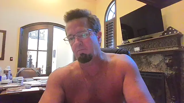 sluttydylan online show from April 28, 2026, 6:12 pm