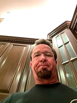 sluttydylan online show from December 3, 2025, 4:02 am