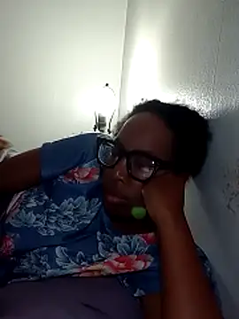 madamsensuale online show from December 3, 2025, 3:07 am