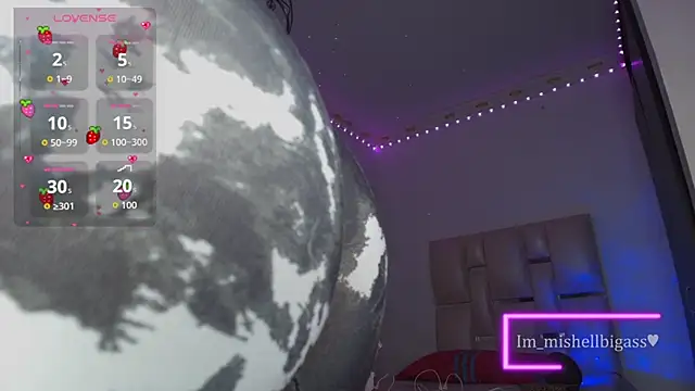 im mishellbigass online show from October 1, 2025, 4:28 am