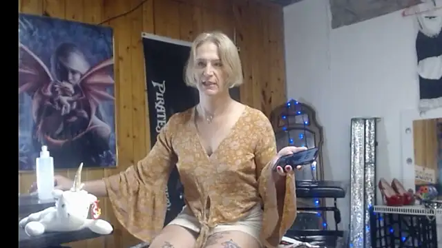 JamieBottoms online show from March 13, 2026, 12:43 pm