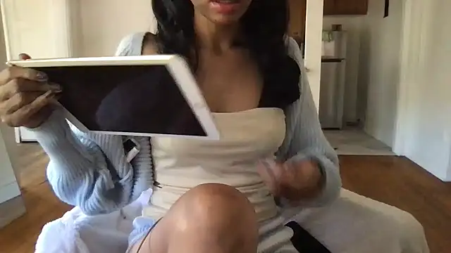 loveofbea online show from June 10, 2026, 10:11 pm