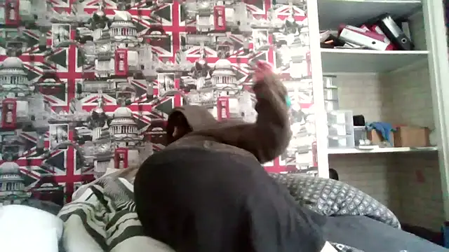 Lynylou online show from September 30, 2025, 8:31 am