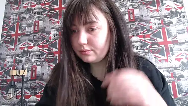 Lynylou online show from March 31, 2026, 8:49 am