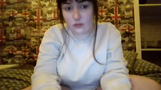 Lynylou online show from November 14, 2025, 9:18 pm