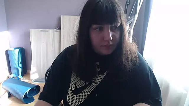 Lynylou online show from September 11, 2025, 8:03 am