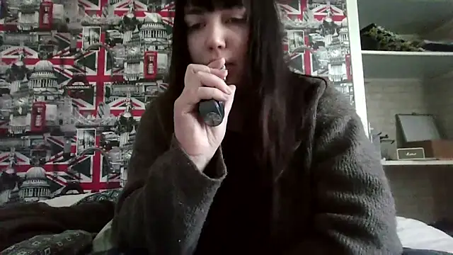 Lynylou online show from November 21, 2025, 11:53 am